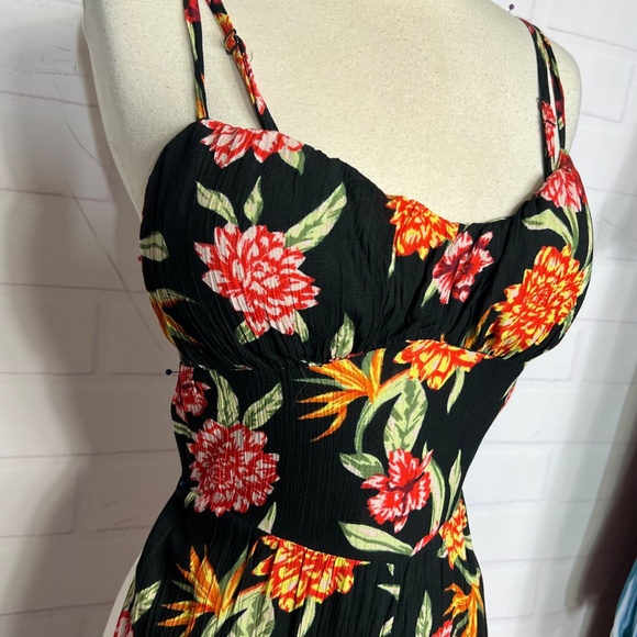 NWT🤩 |•DEREK HEART•| Tropical Floral Lace Up Back Jumpsuit - Picture 2 of 6